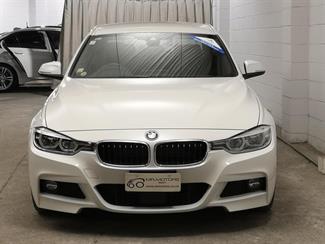 2017 BMW 330e - Thumbnail