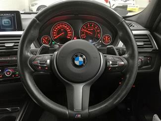 2017 BMW 330e - Thumbnail