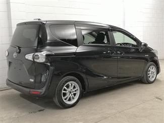 2017 Toyota Sienta - Thumbnail