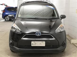 2017 Toyota Sienta - Thumbnail