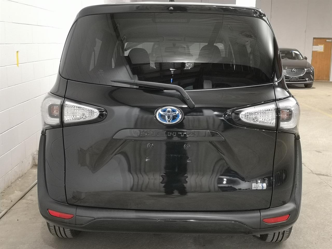 2017 Toyota Sienta