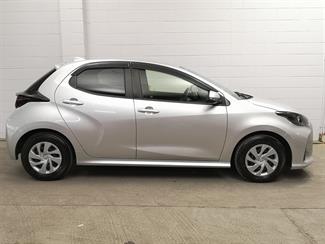 2020 Toyota Yaris - Thumbnail