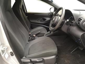 2020 Toyota Yaris - Thumbnail