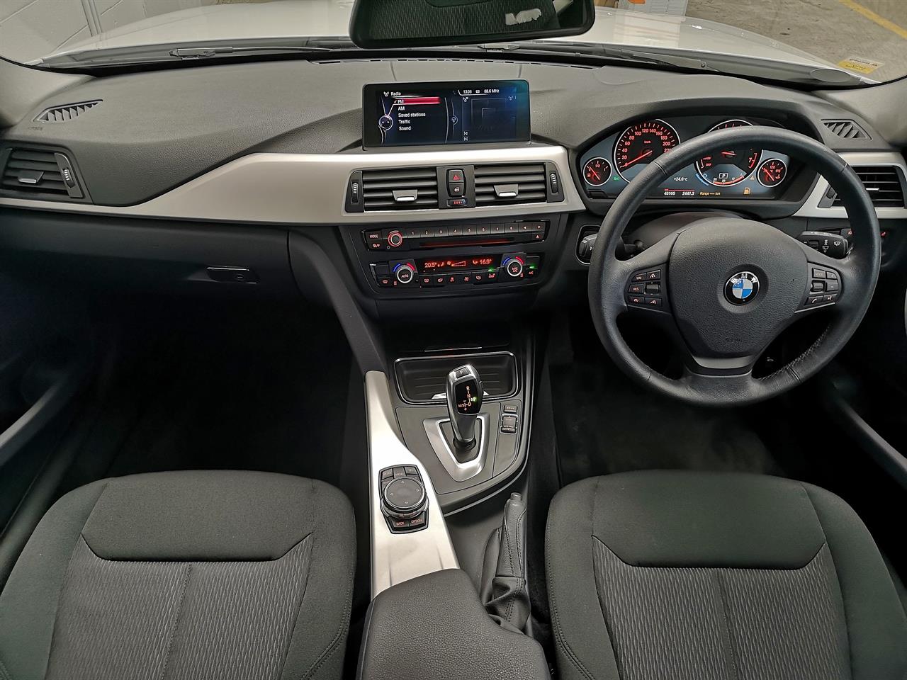 2015 BMW 320i