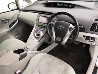2013 Toyota Prius - Thumbnail