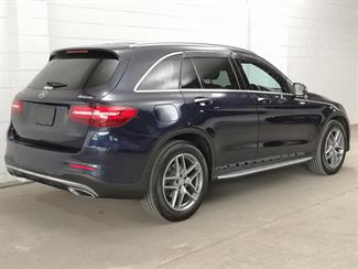2016 Mercedes-Benz GLC 250 - Thumbnail