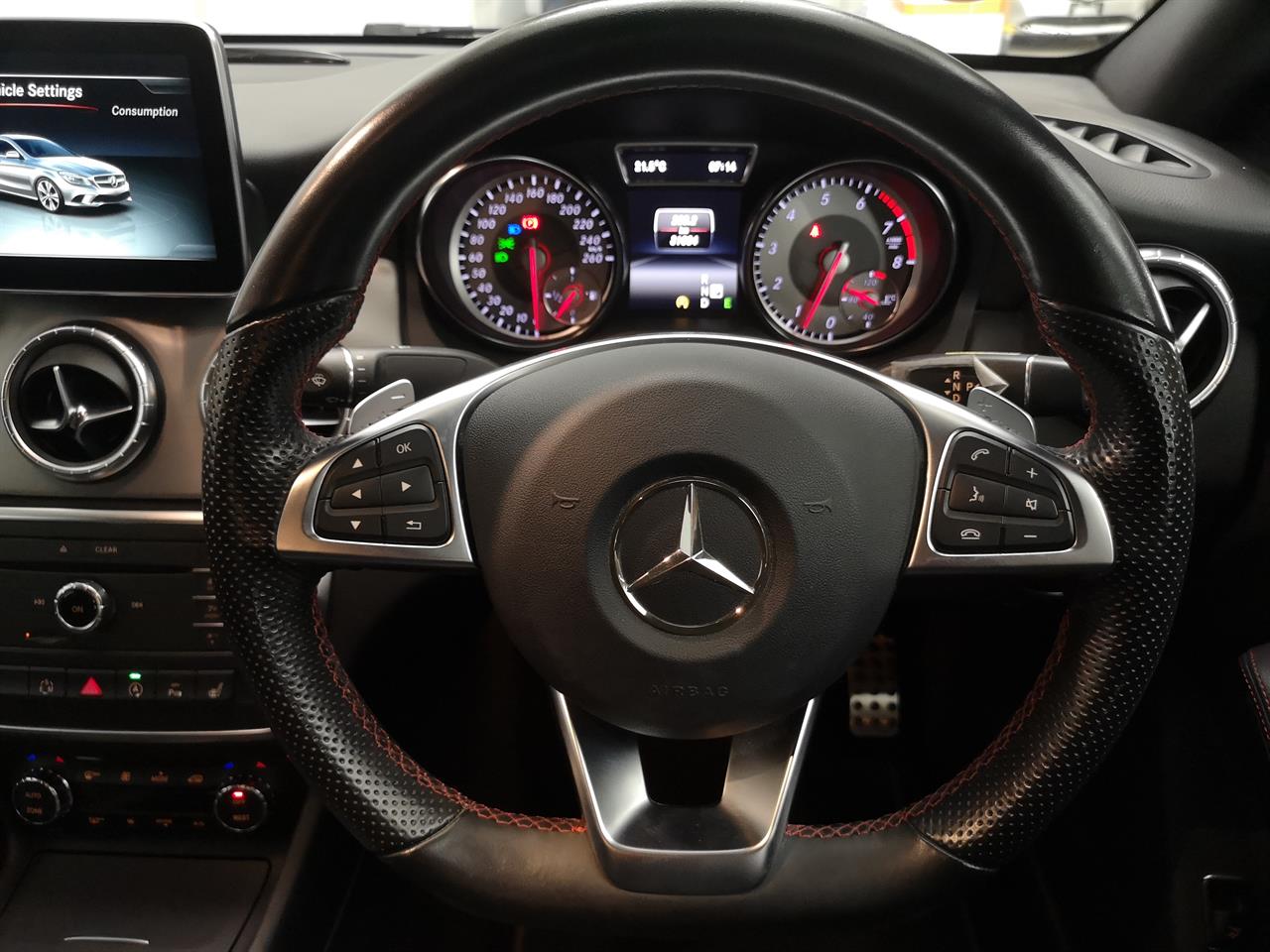 2015 Mercedes-Benz CLA 180