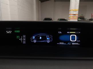 2017 Toyota Prius - Thumbnail