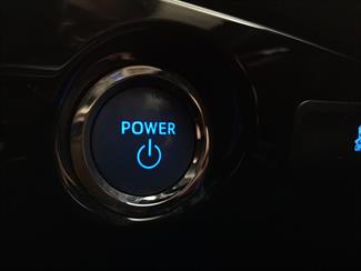 2017 Toyota Prius - Thumbnail