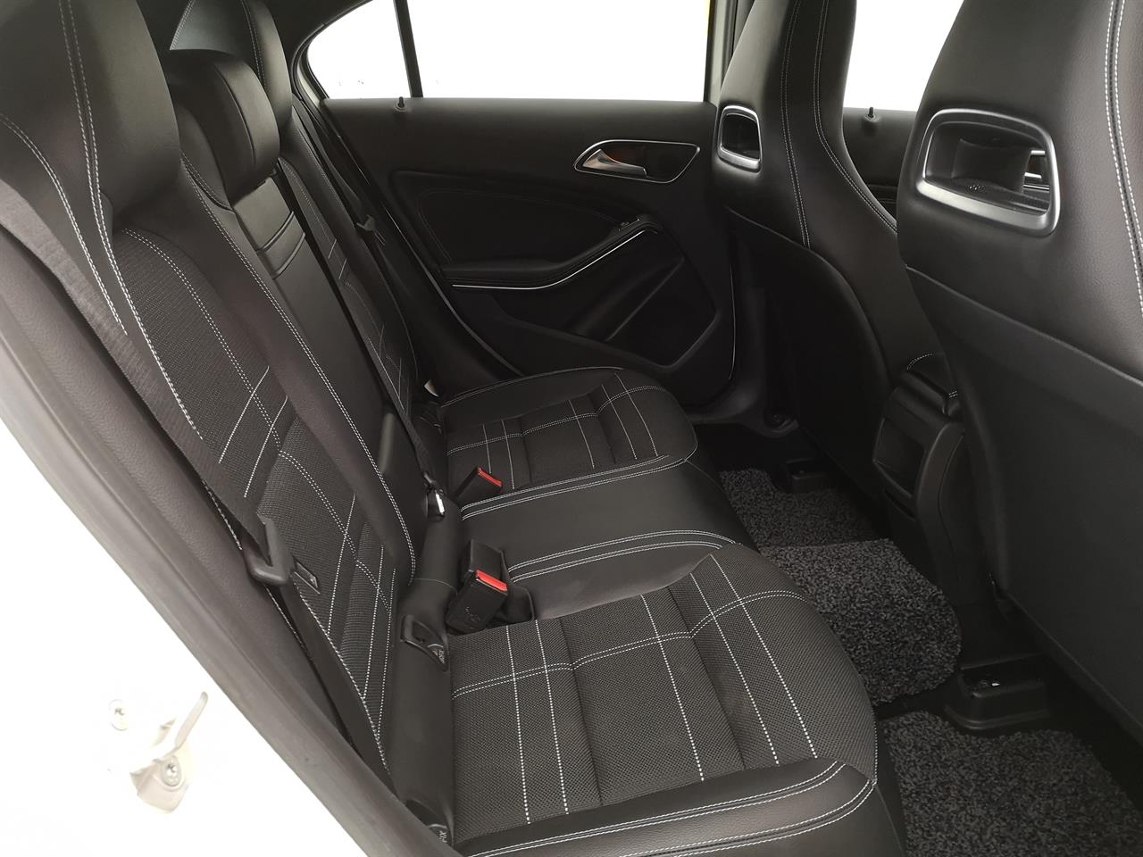 2015 Mercedes-Benz A 180