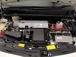 2012 Toyota Prius - Thumbnail