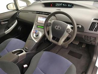 2012 Toyota Prius - Thumbnail