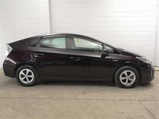 2013 Toyota Prius - Thumbnail