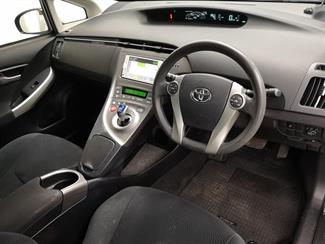 2013 Toyota Prius - Thumbnail