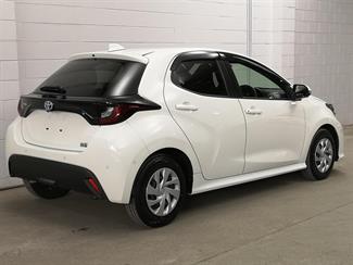 2020 Toyota Yaris - Thumbnail