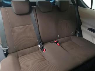 2012 Toyota Aqua - Thumbnail
