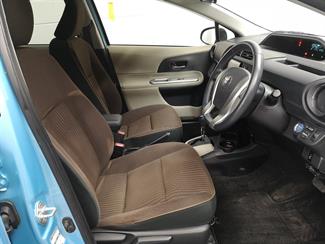2012 Toyota Aqua - Thumbnail