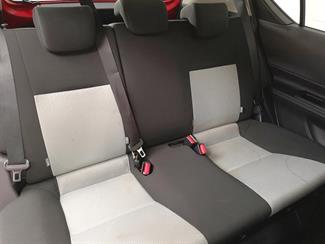 2014 Toyota Aqua - Thumbnail