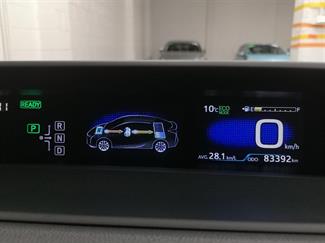 2016 Toyota Prius - Thumbnail