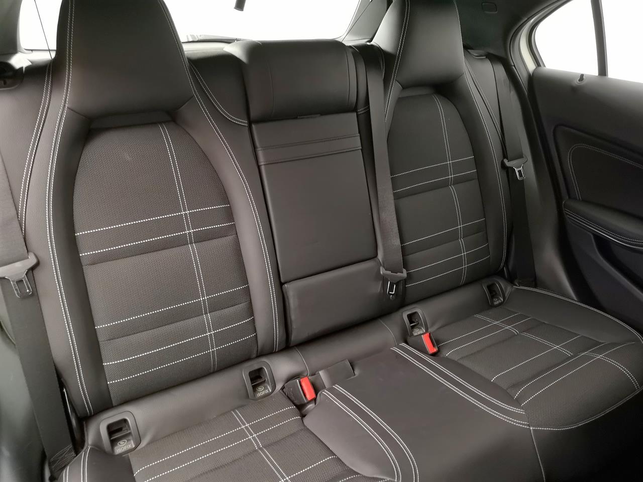 2015 Mercedes-Benz A 180