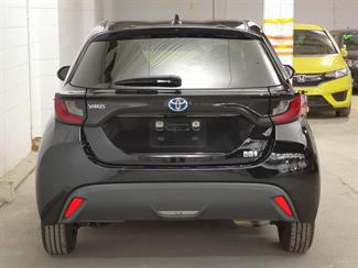 2021 Toyota Yaris - Thumbnail
