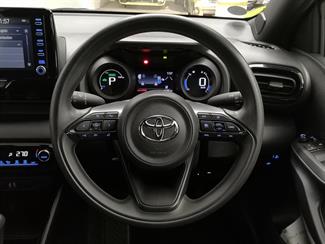 2021 Toyota Yaris - Thumbnail