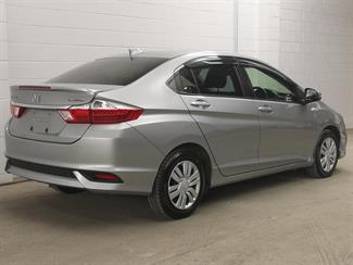 2018 Honda Grace - Thumbnail