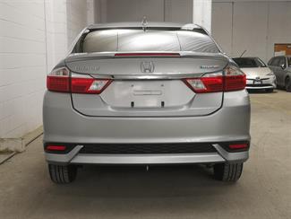 2018 Honda Grace - Thumbnail