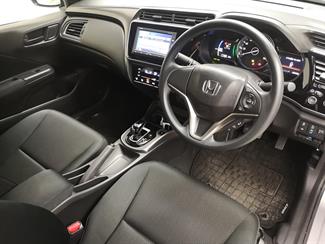 2018 Honda Grace - Thumbnail