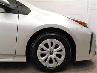 2021 Toyota Prius - Thumbnail