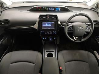 2021 Toyota Prius - Thumbnail