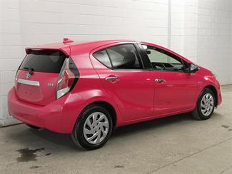 2015 Toyota Aqua - Thumbnail