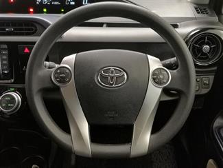 2015 Toyota Aqua - Thumbnail