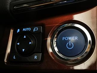 2013 Toyota Crown - Thumbnail