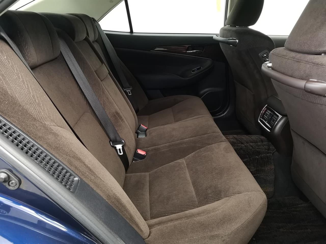 2013 Toyota Crown