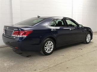 2013 Toyota Crown - Thumbnail