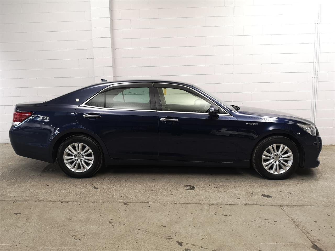 2013 Toyota Crown