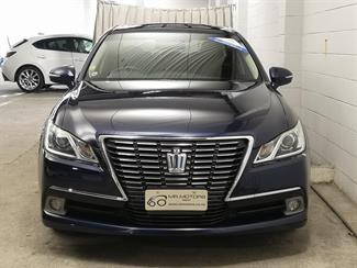 2013 Toyota Crown - Thumbnail