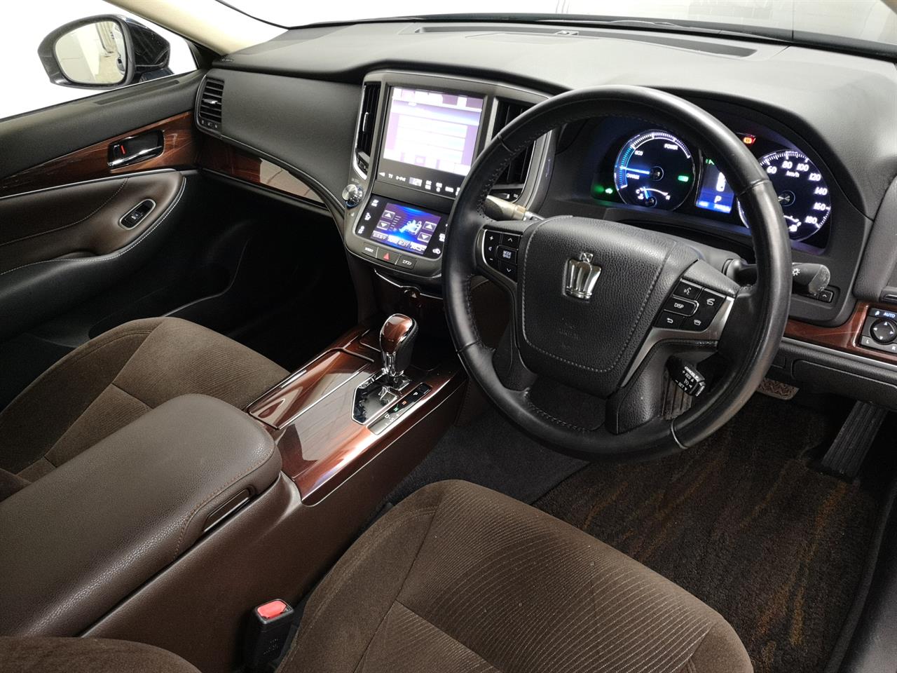 2013 Toyota Crown