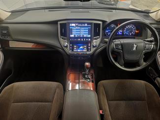 2013 Toyota Crown - Thumbnail