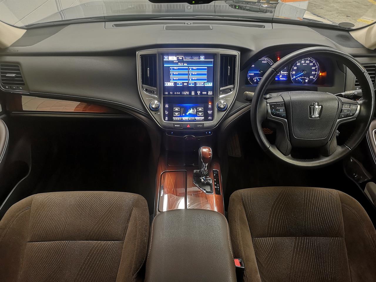 2013 Toyota Crown