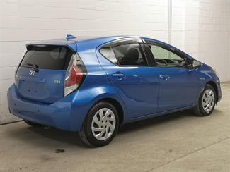 2015 Toyota Aqua - Thumbnail