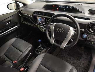 2015 Toyota Aqua - Thumbnail
