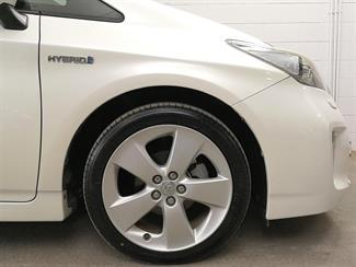 2015 Toyota Prius - Thumbnail