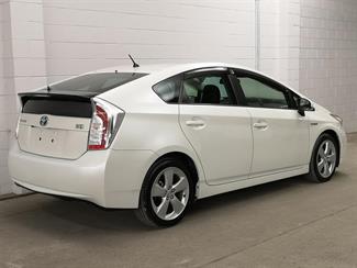 2015 Toyota Prius - Thumbnail