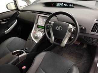 2015 Toyota Prius - Thumbnail