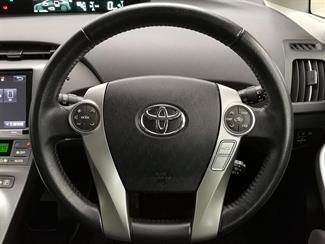 2015 Toyota Prius - Thumbnail
