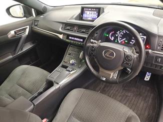 2017 Lexus CT 200H - Thumbnail