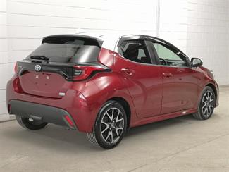 2020 Toyota Yaris - Thumbnail