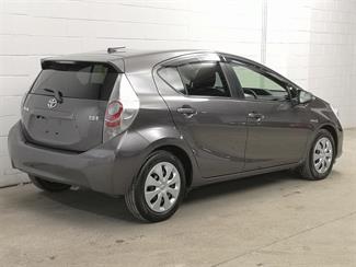 2013 Toyota Aqua - Thumbnail